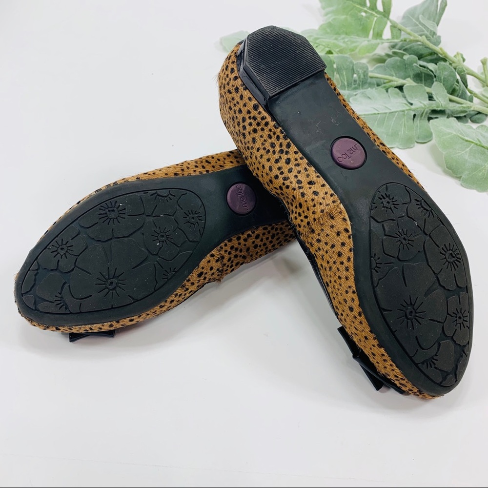 Me Too | Kaci Animal Print Cow Hair Bow Flat - Picture 5 of 7
